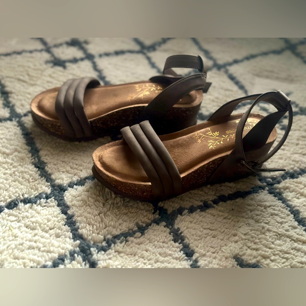 Maurice’s Wedges Brown